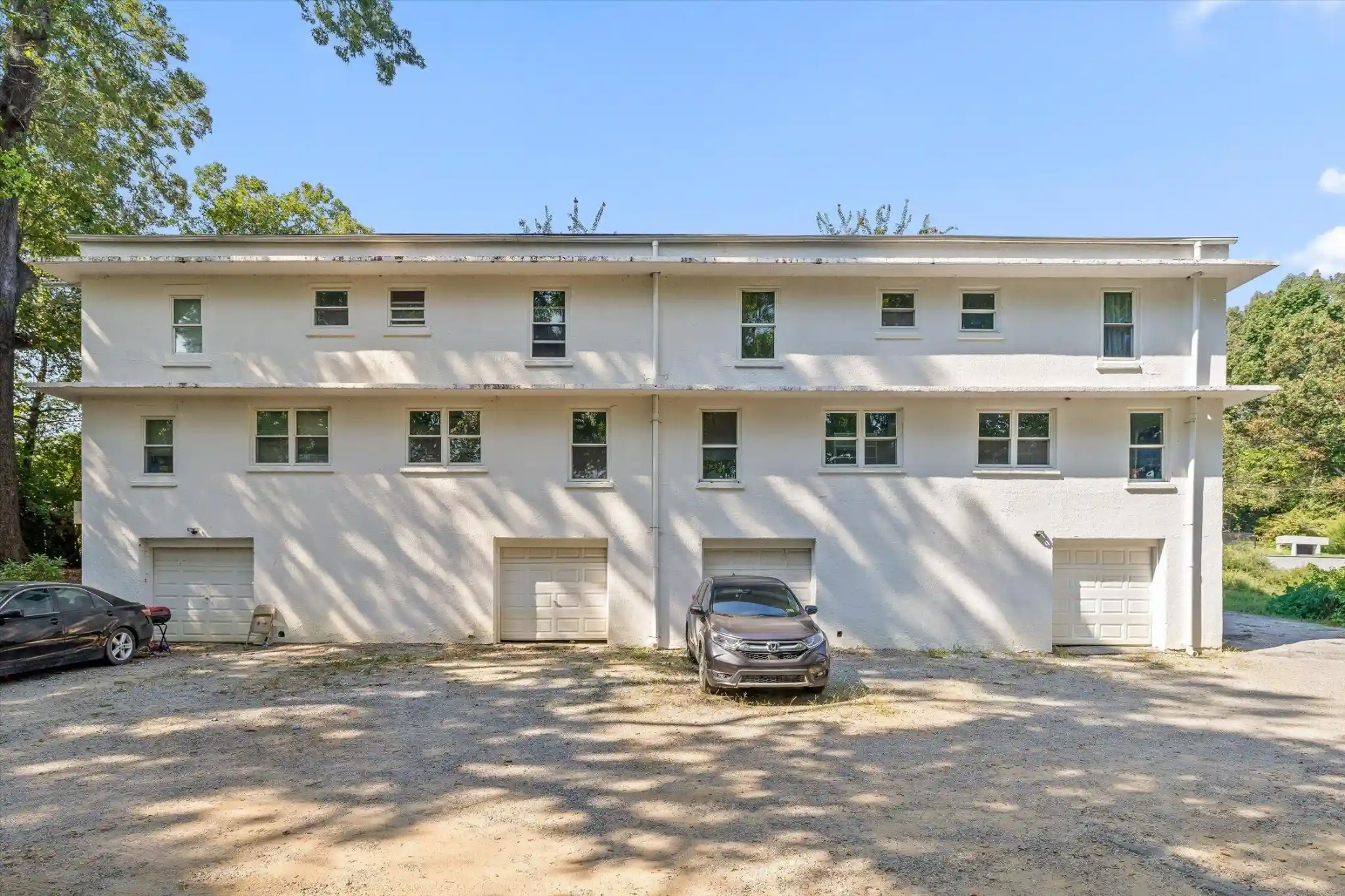 Listing Photo 2 - Condo for sale in 1026 Greenslake Rd located at 1026 Greenslake Rd, Chattanooga, TN 37412 - Unit 1026 Greenslake Rd