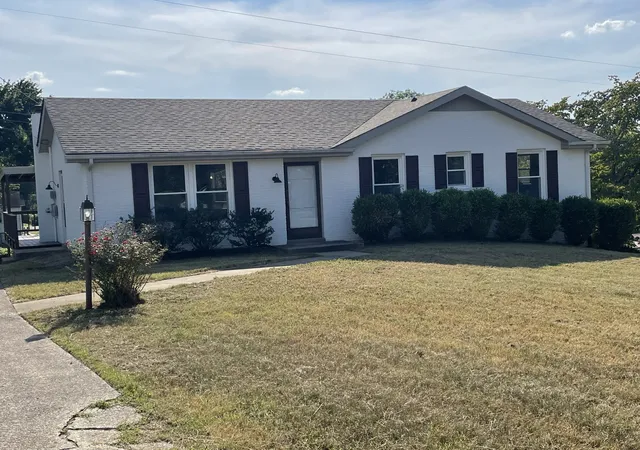 Photo 1 of Single family home for sale at 335 Hampshire Dr, Clarksville, TN 37043 | MLS# 3546980 | Listing updated on 2026-09-11
