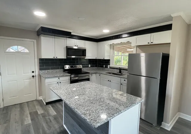 Photo 3 of Single family home for sale at 335 Hampshire Dr, Clarksville, TN 37043 | MLS# 3546980 | Listing updated on 2026-09-11