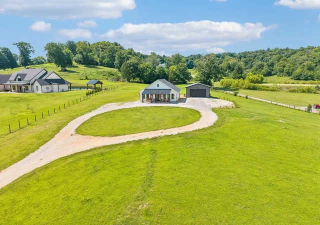 Photo 1 of Single family home for sale at 1574 Roy Sellers Rd, Columbia, TN 38401 | MLS# 3591981 | Listing updated on 2026-09-27