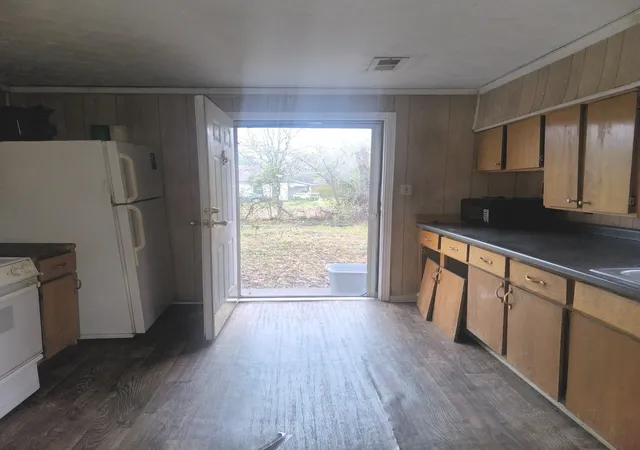 Photo 3 of Single family home for sale at 529 Thomas Ave, Dyersburg, TN 38024 | MLS# 3546882 | Listing updated on 2026-09-12