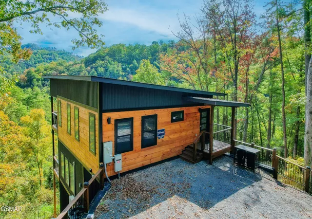 Photo 1 of Single family home for sale at 3009 Meadow View Rd, Sevierville, TN 37862 | MLS# 3546875 | Listing updated on 2026-10-07