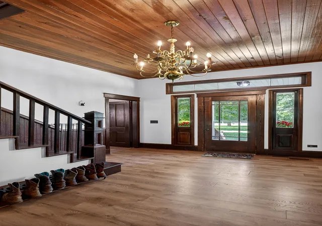 Photo 3 of Single family home for sale at 283 Hunting Crk Rd, Whitleyville, TN 38588 | MLS# 3546891 | Listing updated on 2026-09-12