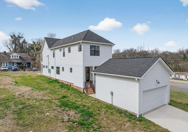 Photo 3 of Single family home for sale at 1109 Parker St, Columbia, TN 38401 | MLS# 3546967 | Listing updated on 2026-10-06