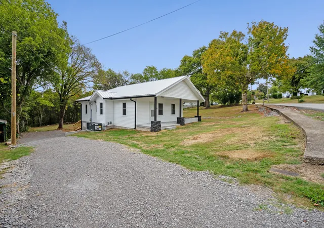 Single family home for sale at 185 E Main St, Alexandria, TN 37012 | MLS# 3546988