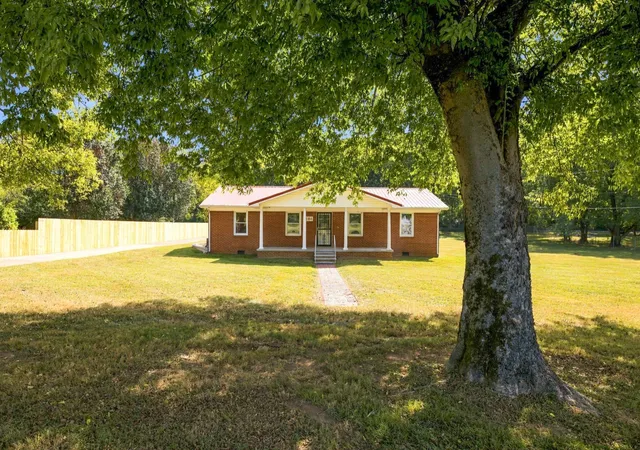 Photo 3 of Single family home for sale at 204 Canaan Rd, Mount Pleasant, TN 38474 | MLS# 3548133 | Listing updated on 2026-09-14