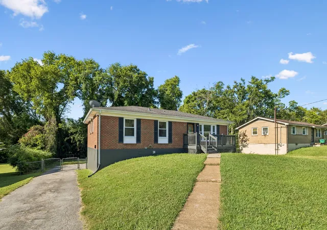 Photo 3 of Single family home for sale at 5007 Bonnameade Dr, Hermitage, TN 37076 | MLS# 3547035 | Listing updated on 2026-10-05