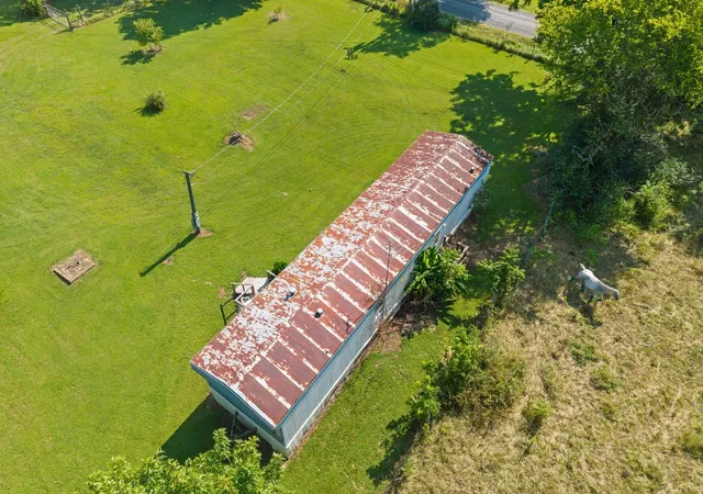 Photo 3 of Manufactured home for sale at 4715 Leipers Crk Rd, Williamsport, TN 38487 | MLS# 3546995 | Listing updated on 2026-09-30