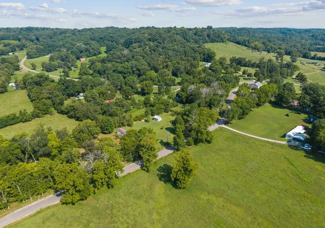 Photo 3 of Manufactured home for sale at 4715 Leipers Crk Rd, Williamsport, TN 38487 | MLS# 3546995 | Listing updated on 2026-09-30