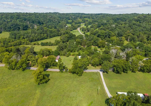 Photo 4 of Manufactured home for sale at 4715 Leipers Crk Rd, Williamsport, TN 38487 | MLS# 3546995 | Listing updated on 2026-09-30