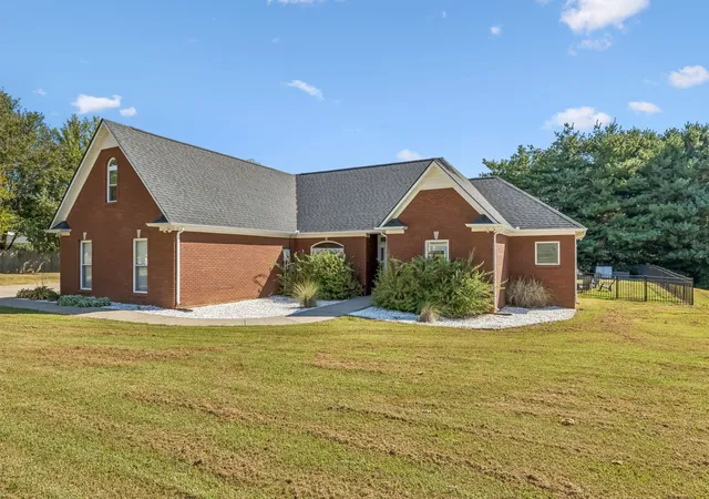 Photo 2 of Single family home for sale at 2875 Pulaski Hwy, Columbia, TN 38401 | MLS# 3547255 | Listing updated on 2026-10-05