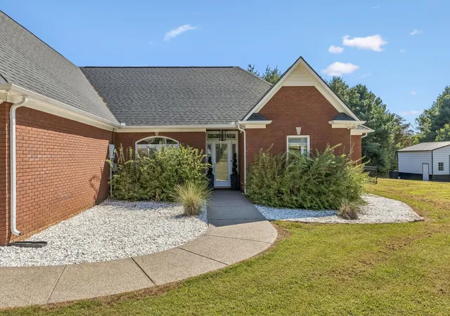 Photo 3 of Single family home for sale at 2875 Pulaski Hwy, Columbia, TN 38401 | MLS# 3547255 | Listing updated on 2026-10-05