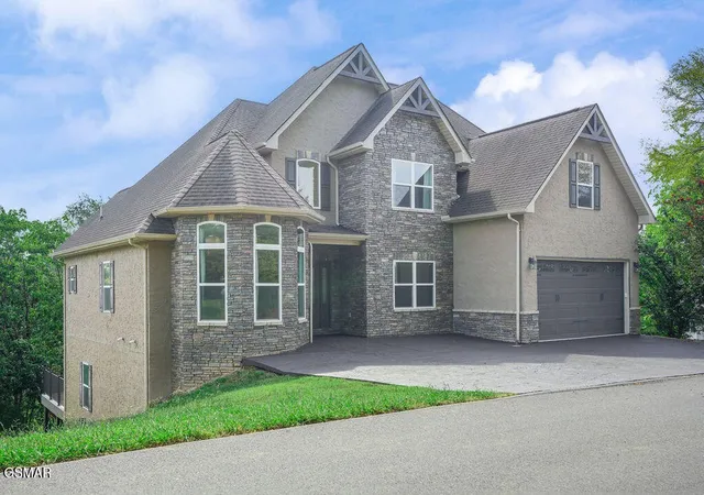 Photo 1 of Single family home for sale at 1202 Foxwood Dr, Sevierville, TN 37862 | MLS# 3547122 | Listing updated on 2026-09-12