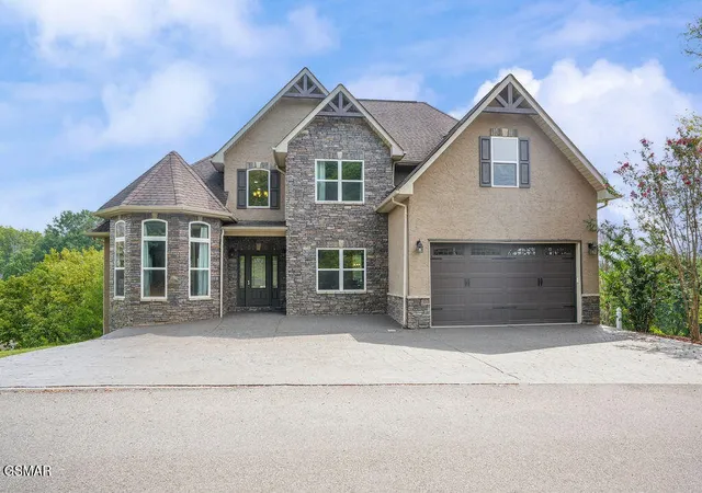 Photo 3 of Single family home for sale at 1202 Foxwood Dr, Sevierville, TN 37862 | MLS# 3547122 | Listing updated on 2026-09-12
