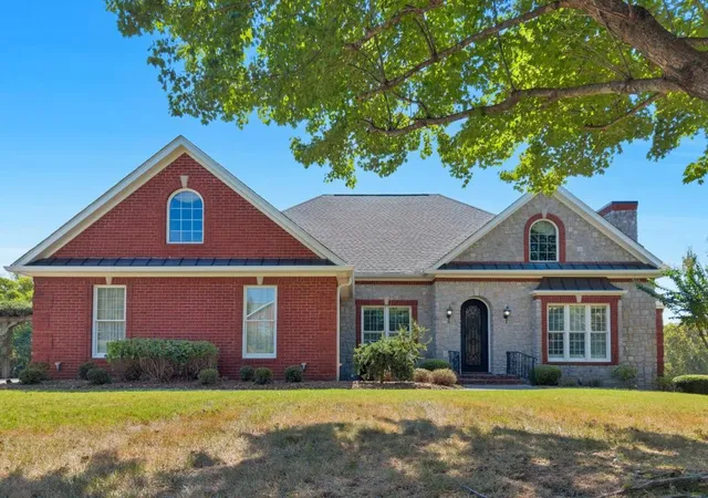 Photo 2 of Single family home for sale at 2006 Brunswick Dr, Lebanon, TN 37087 | MLS# 3547214 | Listing updated on 2026-09-15