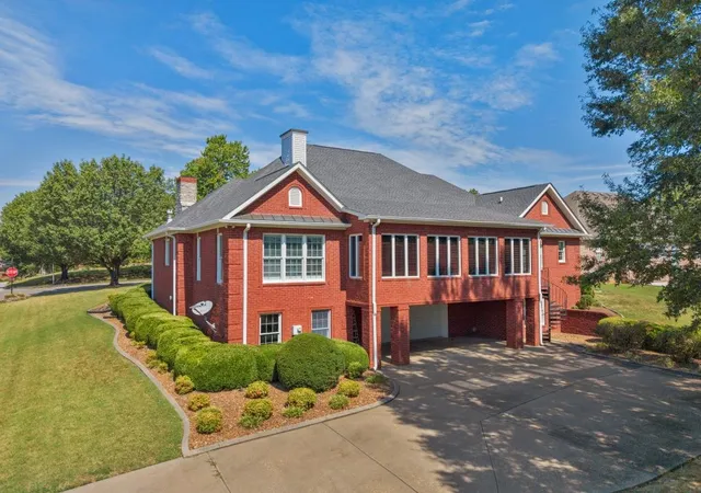 Photo 1 of Single family home for sale at 2006 Brunswick Dr, Lebanon, TN 37087 | MLS# 3547214 | Listing updated on 2026-10-07