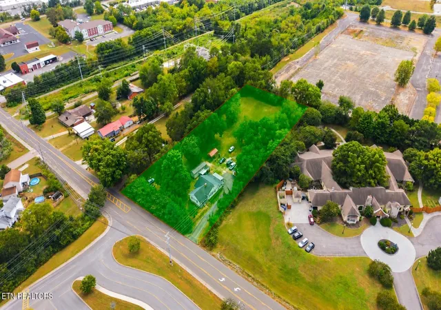 Photo 2 of Single family home for sale at 7427 Andersonville Pike, Knoxville, TN 37938 | MLS# 3547149 | Listing updated on 2026-09-12