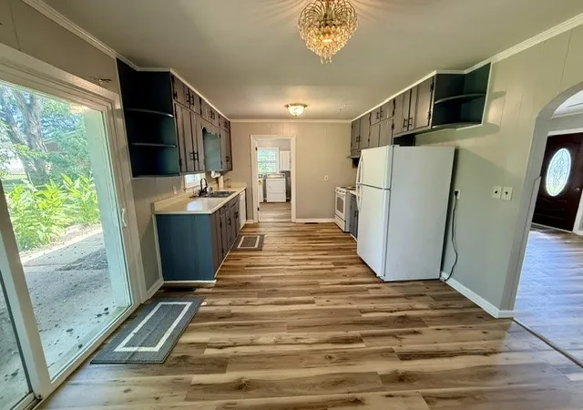 Photo 2 of Single family home for sale at 102 Patterson St, Paris, TN 38242 | MLS# 3547171 | Listing updated on 2026-09-14