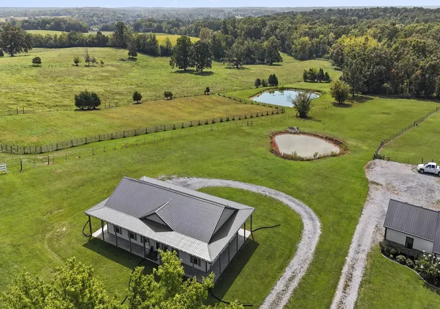 Photo 1 of Single family home for sale at 1195 Highway 52 E, Portland, TN 37148 | MLS# 3547195 | Listing updated on 2026-09-26
