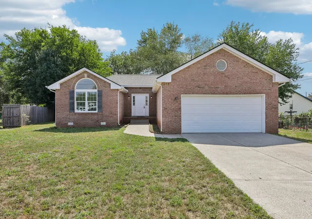 Photo 1 of Single family home for sale at 3316 Mallard Dr, Clarksville, TN 37042 | MLS# 3547704 | Listing updated on 2026-09-18