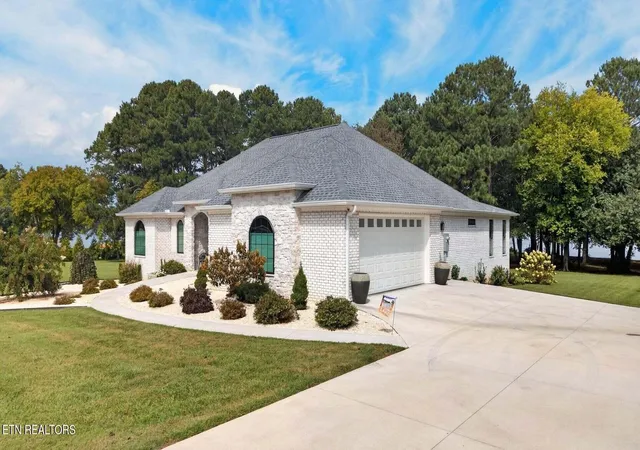 Photo 3 of Single family home for sale at 2460 Wild Pear Tr, Dandridge, TN 37725 | MLS# 3547210 | Listing updated on 2026-09-12