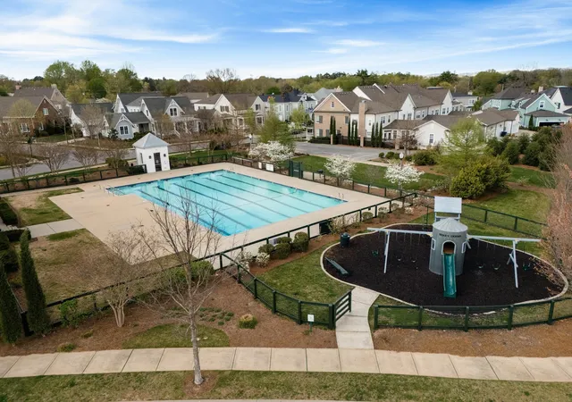 Photo 2 of Single family home for sale at 302 Hughes Ln, Franklin, TN 37064 | MLS# 3547766 | Listing updated on 2026-09-14
