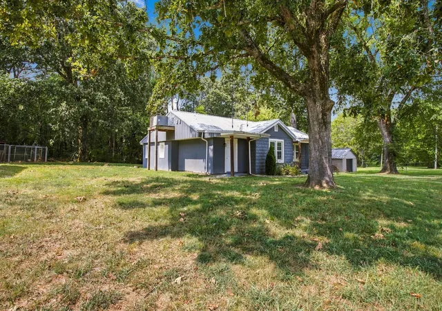 Photo 2 of Single family home for sale at 8980 S Old Hwy 43, Mount Pleasant, TN 38474 | MLS# 3547741 | Listing updated on 2026-09-13