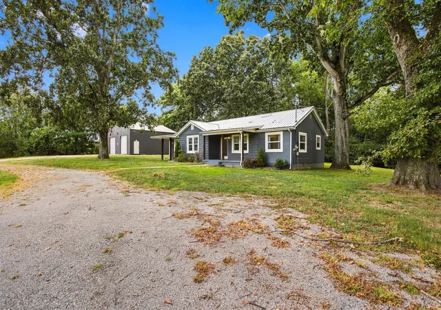 Photo 3 of Single family home for sale at 8980 S Old Hwy 43, Mount Pleasant, TN 38474 | MLS# 3547741 | Listing updated on 2026-09-13