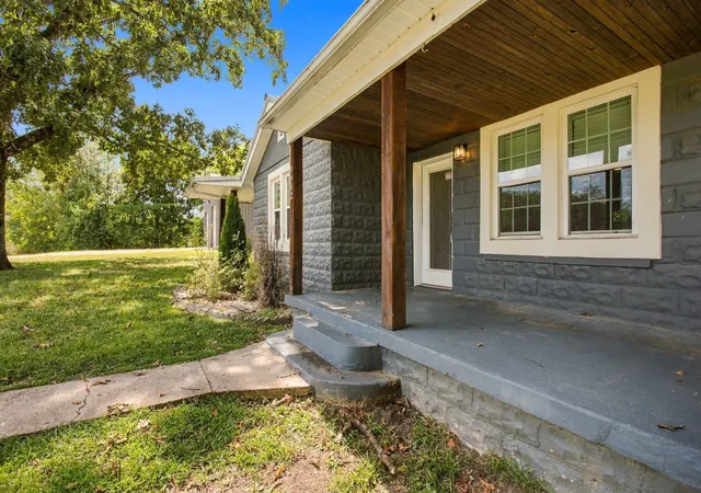 Photo 3 of Single family home for sale at 8980 S Old Hwy 43, Mount Pleasant, TN 38474 | MLS# 3547741 | Listing updated on 2026-09-13