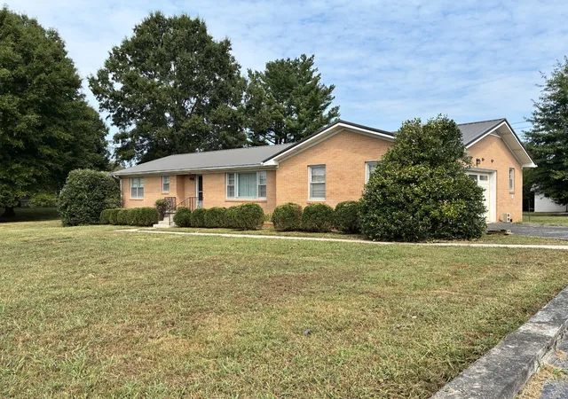 Photo 1 of Single family home for sale at 124 Clearview Dr, Mc Minnville, TN 37110 | MLS# 3565380 | Listing updated on 2026-09-14