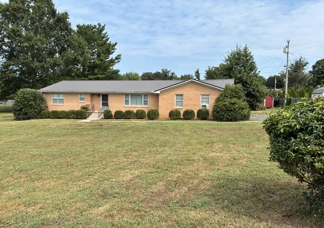 Photo 2 of Single family home for sale at 124 Clearview Dr, Mc Minnville, TN 37110 | MLS# 3565380 | Listing updated on 2026-09-14