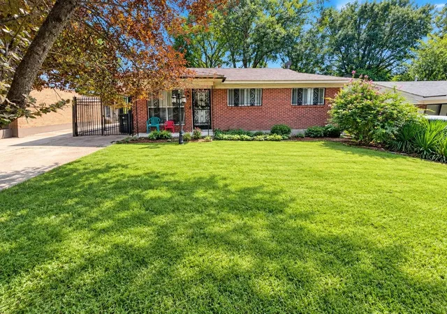 Photo 1 of Single family home for sale at 417 Charter Ave, Memphis, TN 38109 | MLS# 3547259 | Listing updated on 2026-09-13