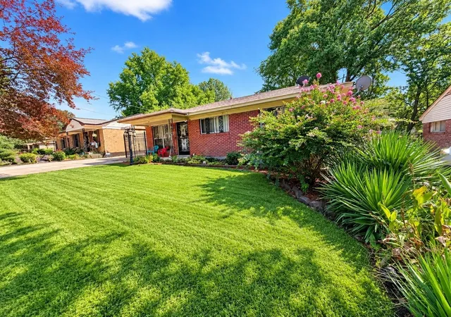 Photo 3 of Single family home for sale at 417 Charter Ave, Memphis, TN 38109 | MLS# 3547259 | Listing updated on 2026-09-13