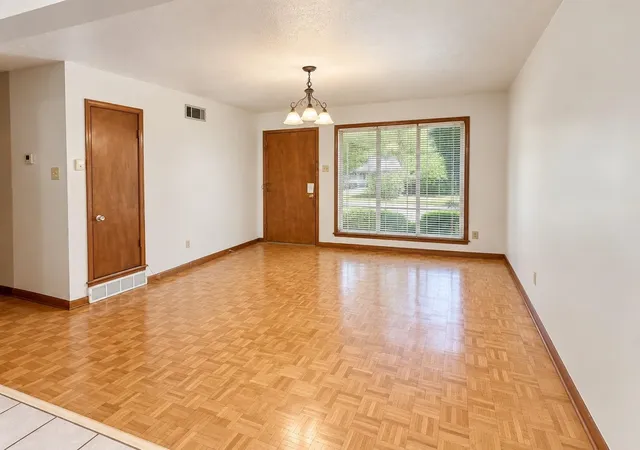 Photo 3 of Single family home for sale at 417 Charter Ave, Memphis, TN 38109 | MLS# 3547259 | Listing updated on 2026-09-13