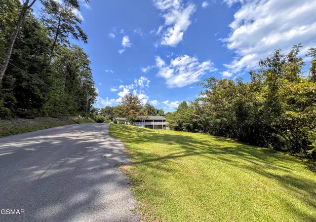Photo 2 of Single family home for sale at 2531 Highland Park Dr, Pigeon Forge, TN 37863 | MLS# 3547736 | Listing updated on 2026-09-13