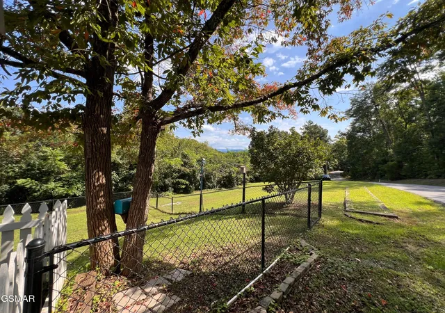Photo 3 of Single family home for sale at 2531 Highland Park Dr, Pigeon Forge, TN 37863 | MLS# 3547736 | Listing updated on 2026-09-13