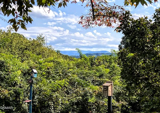 Photo 3 of Single family home for sale at 2531 Highland Park Dr, Pigeon Forge, TN 37863 | MLS# 3547736 | Listing updated on 2026-09-13