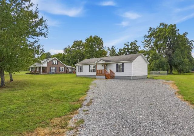 Photo 1 of Single family home for sale at 1223 S College St, Smithville, TN 37166 | MLS# 3547758 | Listing updated on 2026-09-28
