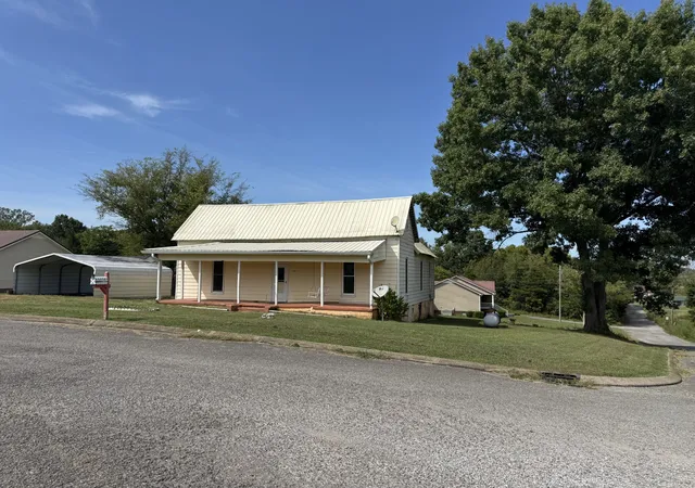 Photo 1 of Single family home for sale at 107 Twin Oaks Dr, Bell Buckle, TN 37020 | MLS# 3547781 | Listing updated on 2026-09-13