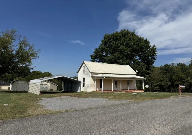 Photo 2 of Single family home for sale at 107 Twin Oaks Dr, Bell Buckle, TN 37020 | MLS# 3547781 | Listing updated on 2026-09-13