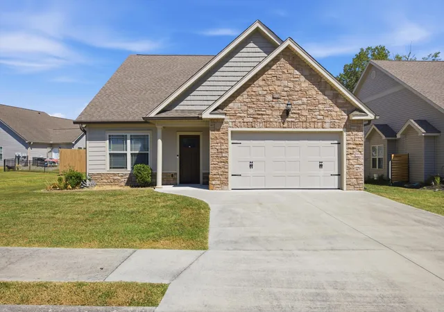 Photo 2 of Single family home for sale at 39 Daybreak Dr, Rossville, GA 30741 | MLS# 3547904 | Listing updated on 2026-09-14