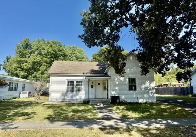 Photo 1 of Single family home for sale at 503 E Grundy St, Tullahoma, TN 37388 | MLS# 3592073 | Listing updated on 2026-09-18