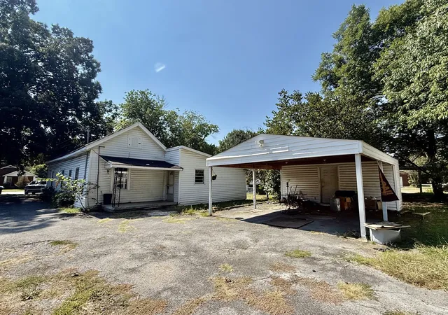 Photo 3 of Single family home for sale at 503 E Grundy St, Tullahoma, TN 37388 | MLS# 3592073 | Listing updated on 2026-09-18