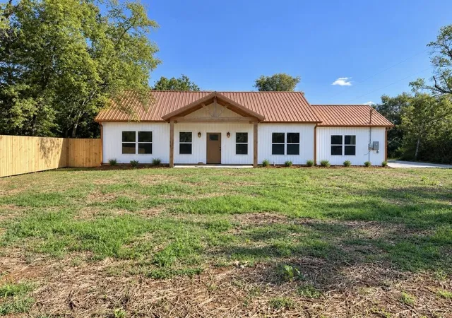 Photo 1 of Single family home for sale at 4206 Halls Hl Pike, Murfreesboro, TN 37130 | MLS# 3547957 | Listing updated on 2026-09-15