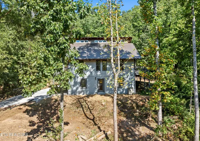 Photo 3 of Single family home for sale at 3261 Butterfly Holw Rd, Maryville, TN 37803 | MLS# 3547961 | Listing updated on 2026-09-14