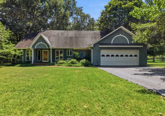 Single family home for sale at 720 Willie Jarvis Rd, Sparta, TN 38583 | MLS# 3548027