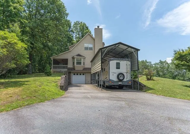 Photo 4 of Single family home for sale at 334 Avery Scroggs Rd, Hayesville, NC 28904 | MLS# 3548069 | Listing updated on 2026-09-14
