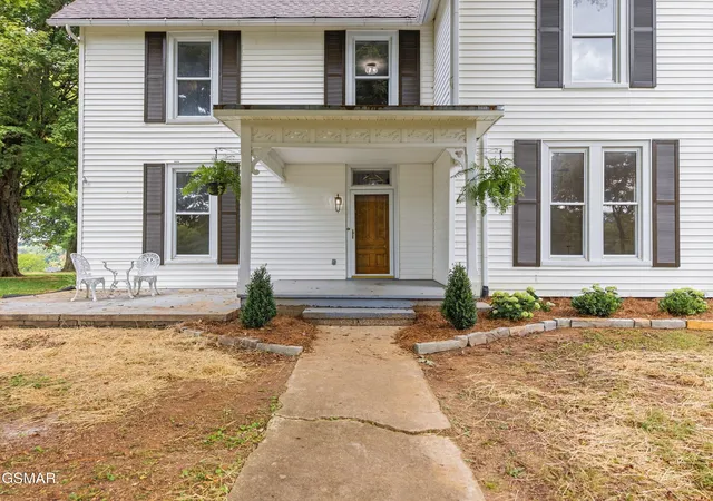 Photo 3 of Single family home for sale at 1440 Mccleary Bnd Rd, Sevierville, TN 37876 | MLS# 3548019 | Listing updated on 2026-09-29