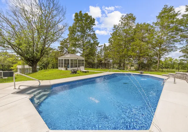 Photo 1 of Single family home for sale at 1895 Cainsville Rd, Lebanon, TN 37090 | MLS# 3548034 | Listing updated on 2026-09-15
