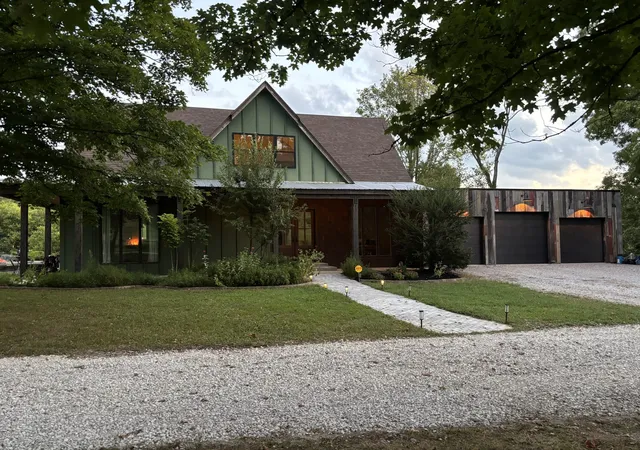 Photo 1 of Single family home for sale at 4874 Harpeth Peytonsville Rd, Thompson's Station, TN 37179 | MLS# 3592113 | Listing updated on 2026-10-20
